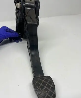 Volkswagen Golf VI Clutch pedal 1K1721059