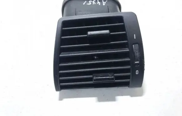 BMW X5 E53 Dash center air vent grill 64228402215 6422-8402215