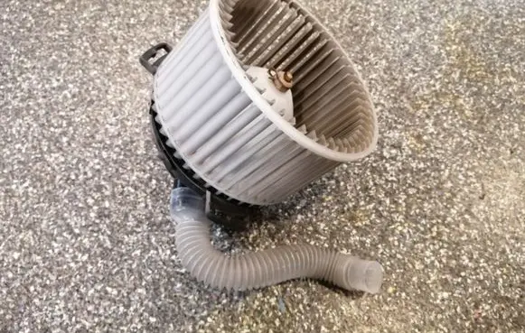 Mazda 3 II Heater fan/blower 8727005610