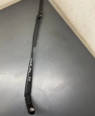 Volkswagen PASSAT B6 Front wiper blade arm 3C1955409C