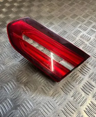 Tailgate rear/tail lights
