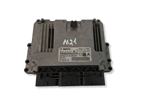Citroen DS3 Engine control unit/module 9674245180 0281015847