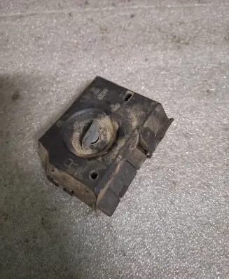 Audi 80 90 S2 B4 Tail light bulb cover holder