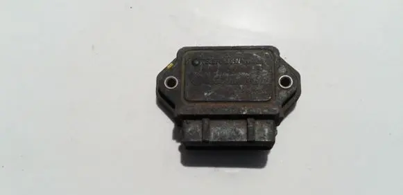 Audi 80 90 B2 Ignition amplifier control unit 211905351D