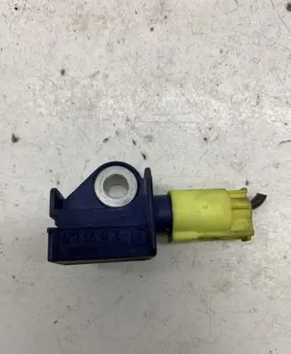 Mercedes-Benz E A207 Airbag deployment crash/impact sensor A2128204926 5WK43872