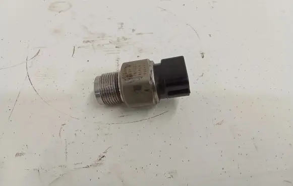 Toyota Hilux (AN120, AN130) Fuel pressure sensor 8945820051