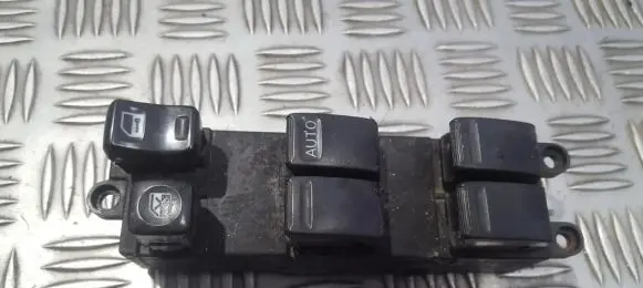 Nissan X-Trail T30 Electric window control switch