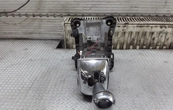 Citroen C4 I Gear shifter/selector 96816077VD