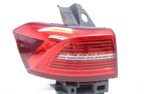 Volkswagen PASSAT B8 Rear/tail lights 3G9945207F