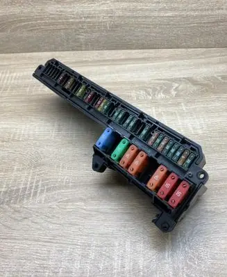BMW 5 E60 E61 Fuse module 6957330 18917