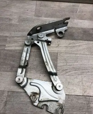 Volkswagen Golf Plus Engine bonnet/hood hinges 5M0823301