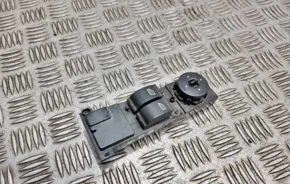 Ford Focus Electric window control switch 3M5T14529CF 03168004 L8A1C