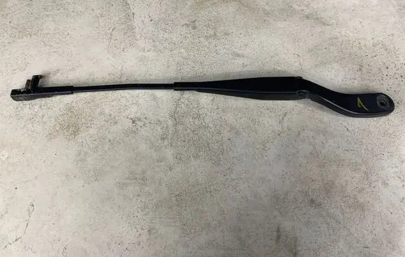 Volvo V50 Front wiper blade arm 30698249