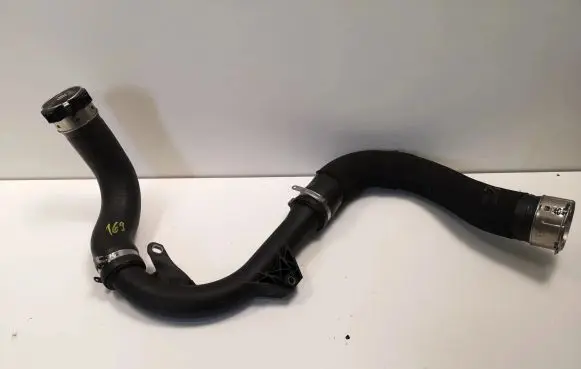 Coolant pipe/hose