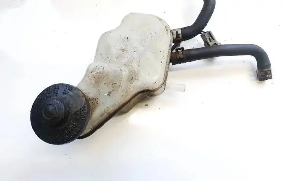 Toyota Avensis Verso Brake fluid reservoir 13231140430 132311-40430