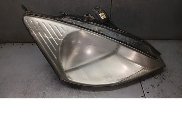 Ford Focus Front reflector 
