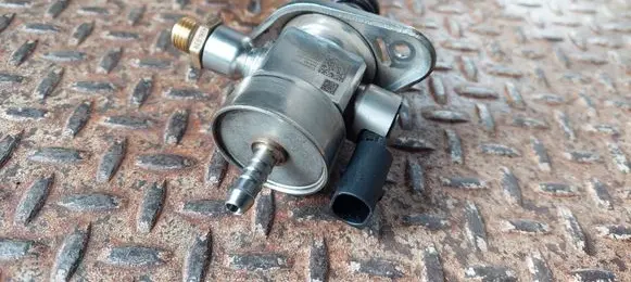 Volkswagen Tiguan Allspace Fuel injection high pressure pump 06G127028D