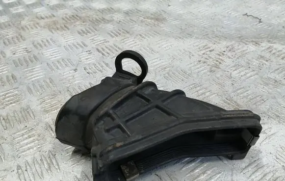 Ford Focus Air intake duct part AV619A675AD 1050700201