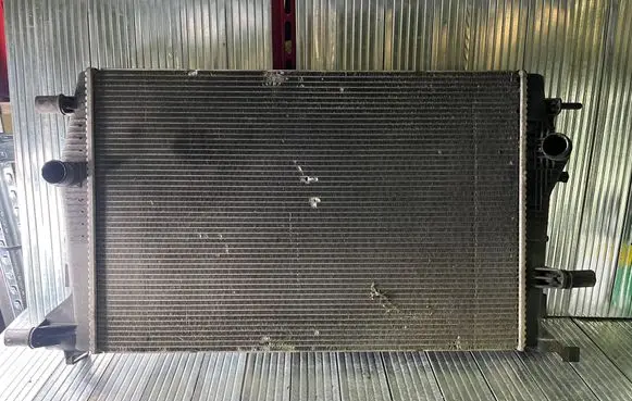 Renault Scenic III - Grand scenic III Coolant radiator 214100015R H9L000LF17