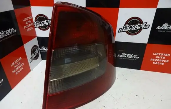 Skoda Octavia Mk2 (1Z) Rear/tail lights 1Z5945096B