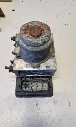 Toyota Corolla E120 E130 ABS Pump 4451012370 8954112160
