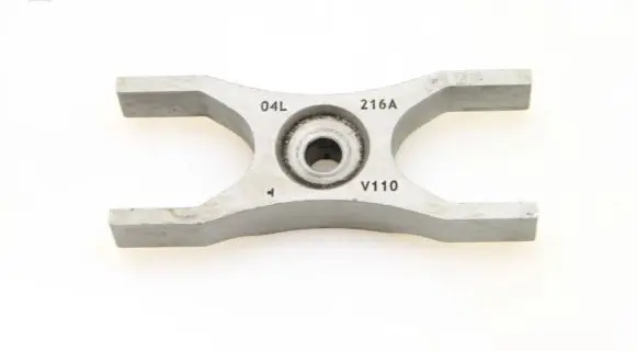 Skoda Octavia Mk3 (5E) Fuel Injector clamp holder 04L216A