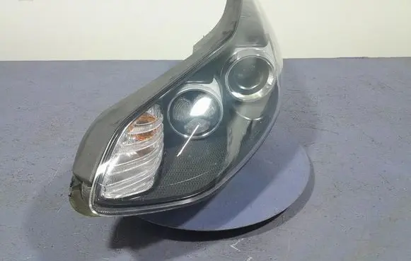 KIA Sportage Headlight/headlamp 92101-F1011