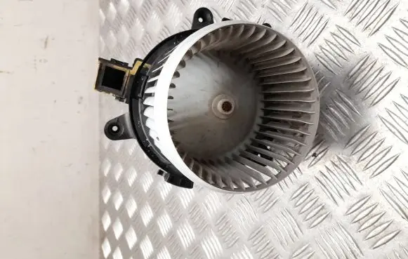 Opel Combo E Heater fan/blower SP1330100