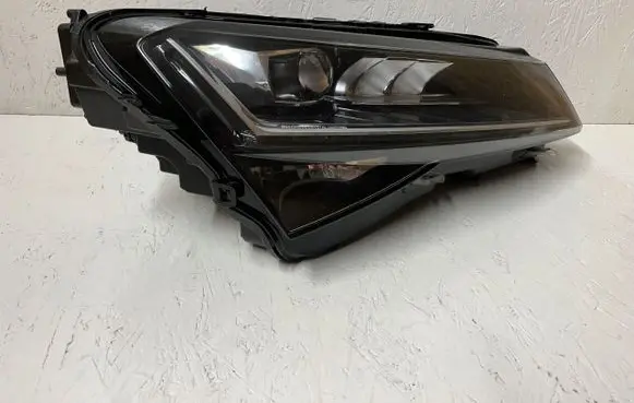 Skoda Superb B8 (3V) Headlight/headlamp 3V1941016D