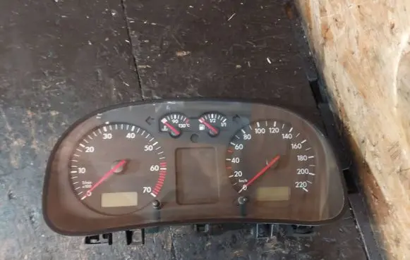 Volkswagen Golf IV Speedometer (instrument cluster) 1J0920801 0263618004