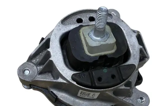 Engine mount bracket