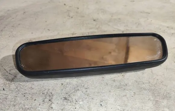 Rear view mirror (interior)