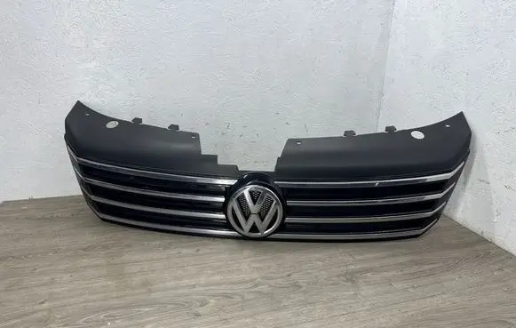 Volkswagen PASSAT B7 Front bumper upper radiator grill 3AA853651