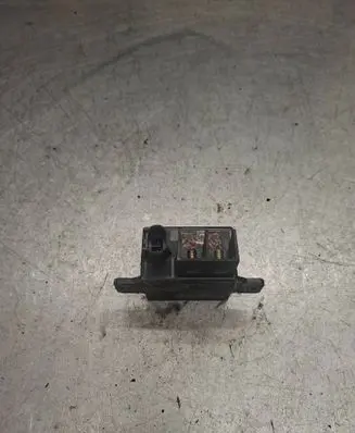 Mercedes-Benz E W211 Charging relay A0025423819 V23132A2001X14