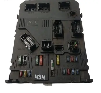 Citroen C3 Fuse module 9650585780