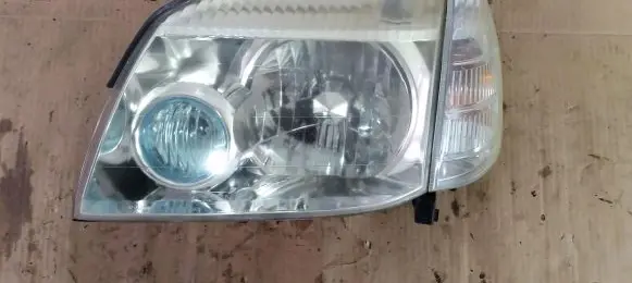 Nissan X-Trail T30 Headlight/headlamp