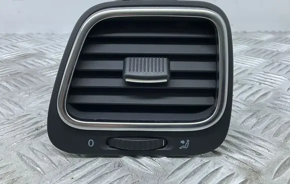 Volkswagen Eos Dashboard side air vent grill/cover trim 1Q0819709B 1Q0819703J