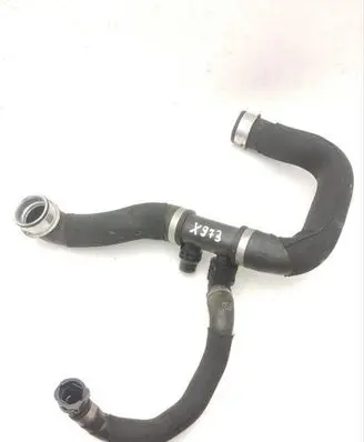 Mercedes-Benz CLS C218 X218 Engine coolant pipe/hose A2185011782