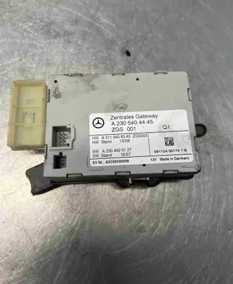 Mercedes-Benz SL R230 Gateway control module A2305404445