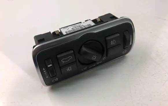 Volvo V70 Light switch 30739456