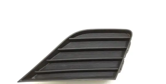 Toyota Avensis T270 Front bumper lower grill 2312705010