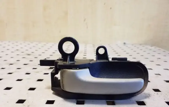 Toyota Yaris Verso Front door interior handle 