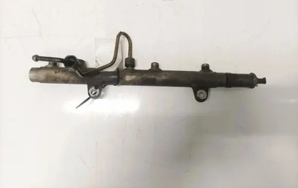 Nissan Primera Fuel main line pipe 0445214024