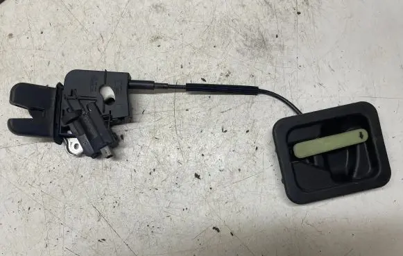 Audi A6 S6 C6 4F Tailgate/trunk/boot lock/catch/latch 4F5827505D
