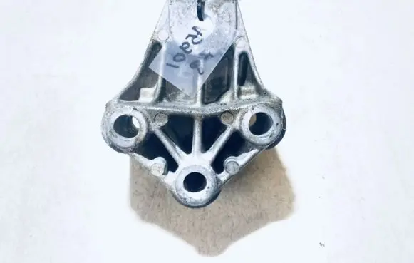 Opel Vectra B Engine mounting bracket 90538041 24495013a