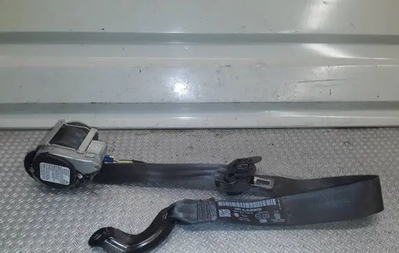 Volkswagen Golf Plus Front seatbelt 5M1857705B