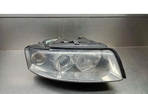 Audi A4 S4 B6 8E 8H Front reflector 8E0941004F