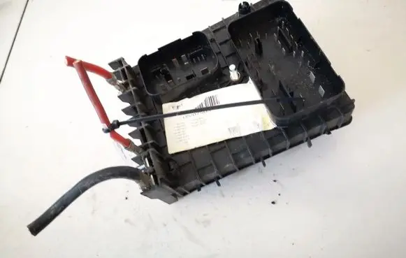 Volkswagen Touran I Fuse box set 1k0937124h