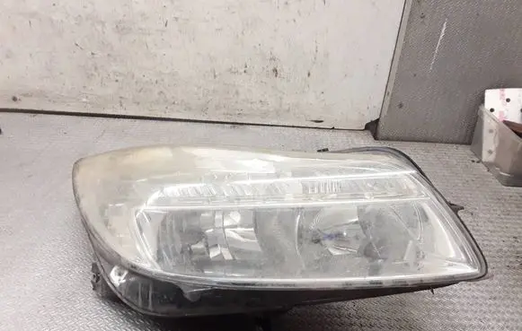 Opel Insignia A Headlight/headlamp 13226783