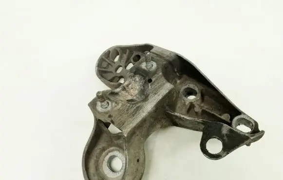 Audi A6 S6 C5 4B Engine mounting bracket 8E0199351A